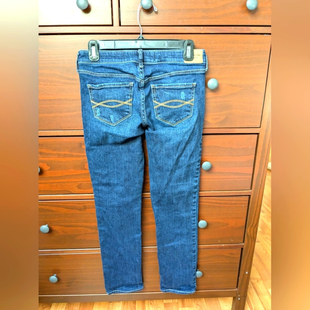 Abercrombie jeans size 26 (Sz 2)